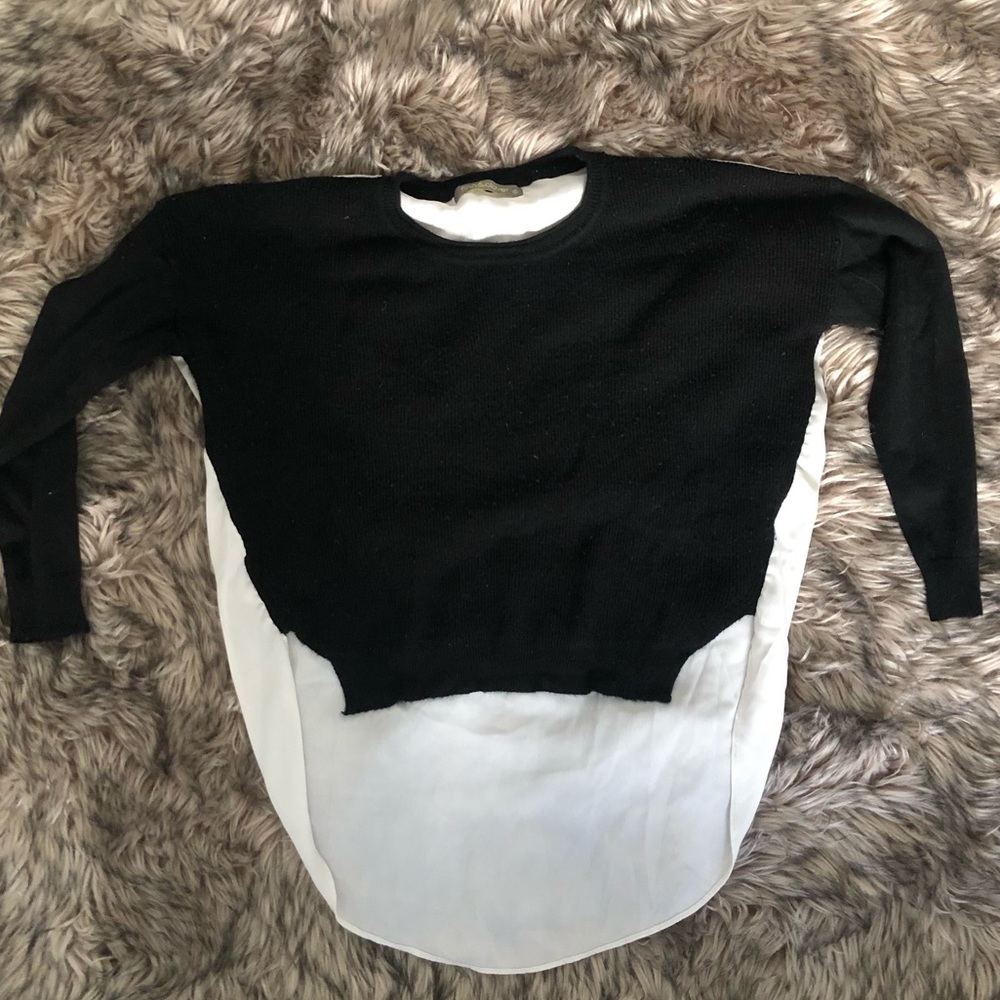 Asymmetric two toned top